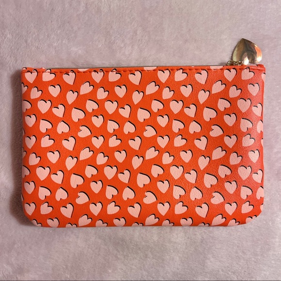 Ipsy ‘Full Hearts’ Red & Pink Heart Print Bag - Picture 2 of 6